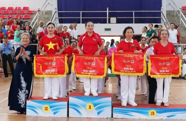 Người cao tuổi Thủ đô gương mẫu xây dựng người Hà Nội thanh lịch, văn minh