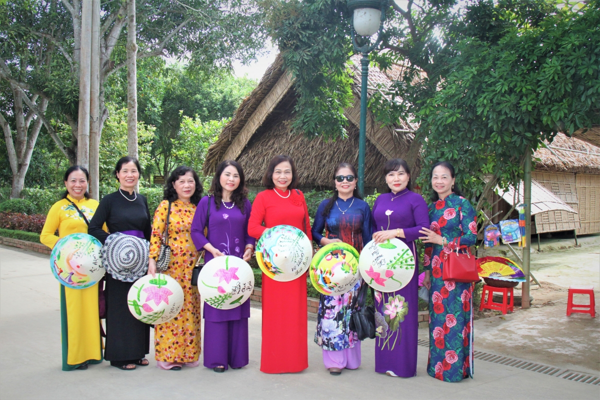 Người cao tuổi Thủ đô gương mẫu xây dựng người Hà Nội thanh lịch, văn minh