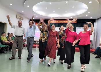 Mở rộng độ bao phủ mạng lưới câu lạc bộ liên thế hệ tự giúp nhau, thích ứng với già hóa dân số