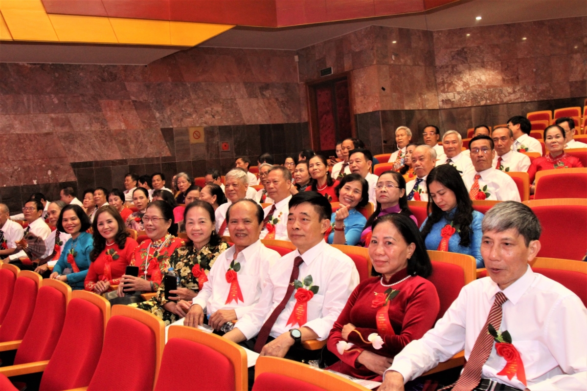 Người cao tuổi Thủ đô gương mẫu xây dựng người Hà Nội thanh lịch, văn minh