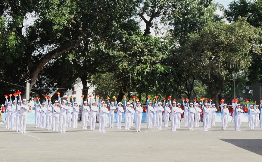 Người cao tuổi Thủ đô gương mẫu xây dựng người Hà Nội thanh lịch, văn minh