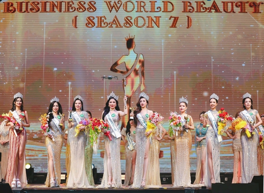 Lucy Hà, Chủ tịch kiêm CEO Tập đoàn Thẩm mỹ Quốc tế Kathleen Luxury đăng quang Hoa hậu Doanh nhân Sắc đẹp Thế giới 2025