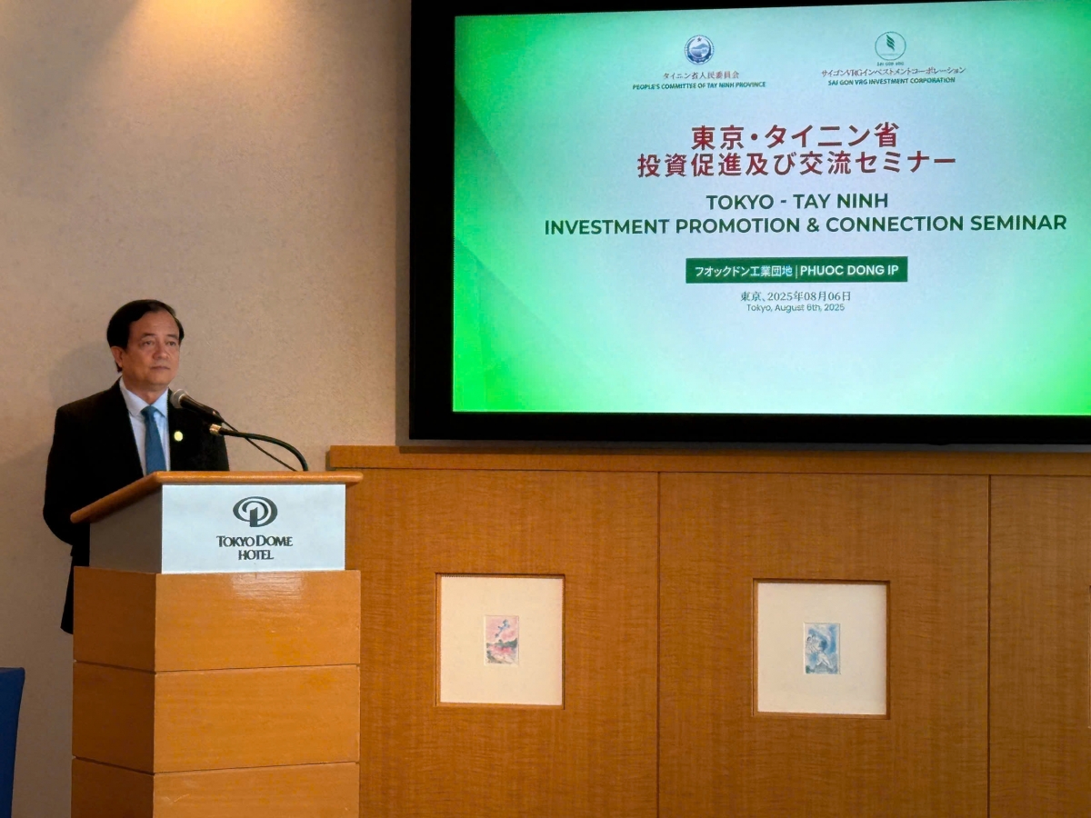 Phó Chủ tịch UBND tỉnh Tây Ninh Nguyễn Hồng Thanh phát biểu tại Hội nghị