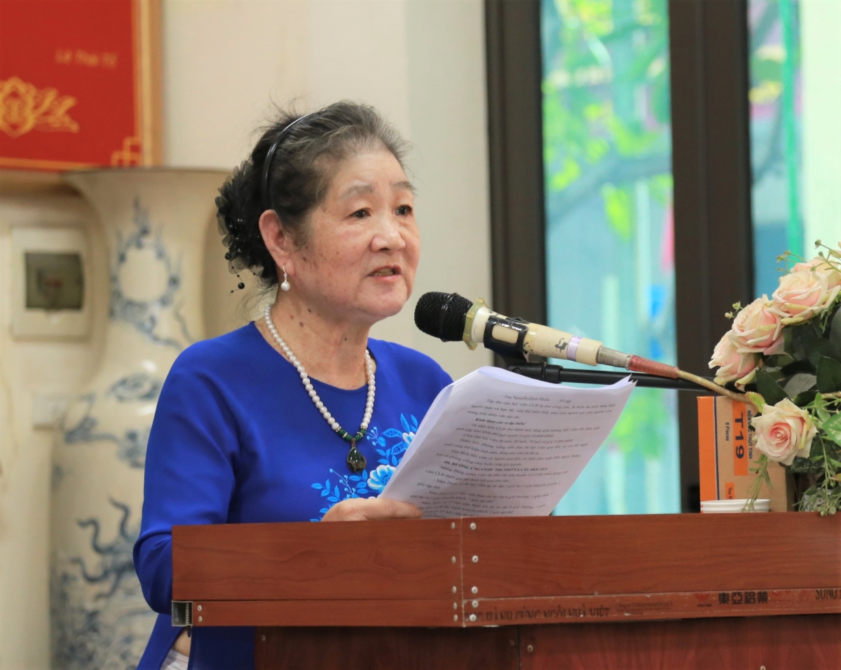 CLB Vần thơ quê gốm “giữ lửa” làng nghề qua từng trang giấy