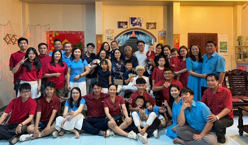 Làm sao để giữ gìn truyền thống gia đình nhiều thế hệ cùng chung sống?