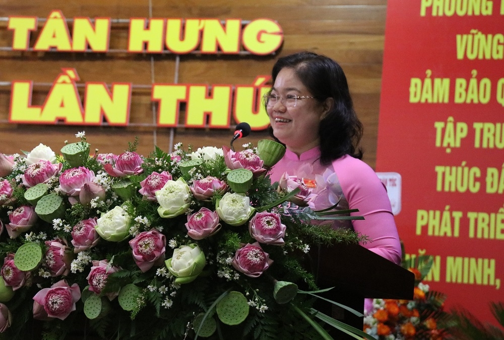 Ủy viên Ban Thường vụ, Trưởng Ban Nội chính Thành ủy, Tổ Trưởng Tổ công tác số 8 Ban Chỉ đạo Đại hội Thành ủy TP. Hồ Chí Minh Nguyễn Thị Mỹ Hằng phát biểu chỉ đạo