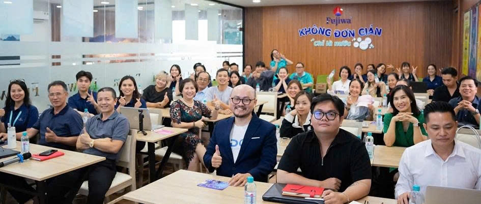 2.	Các học viên tham dự khoá học AI do Fujiwa tổ chức