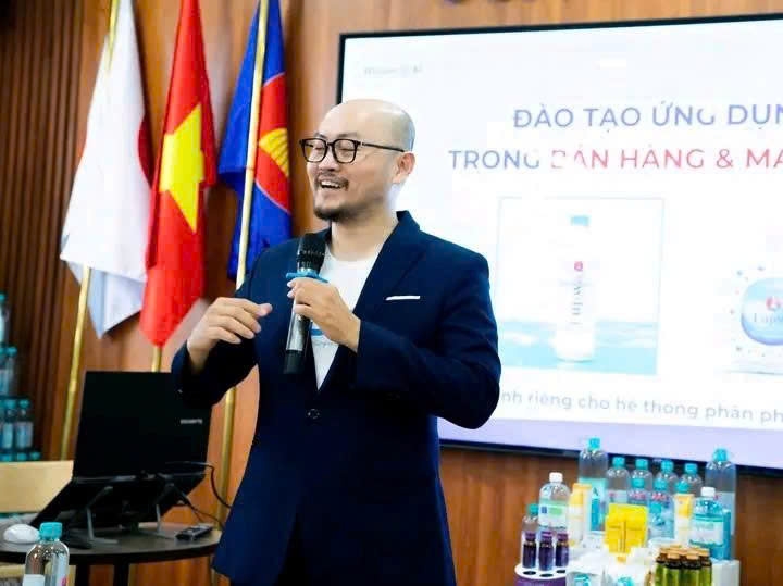 1.	Giảng viên khoá học đào tạo ứng dụng AI