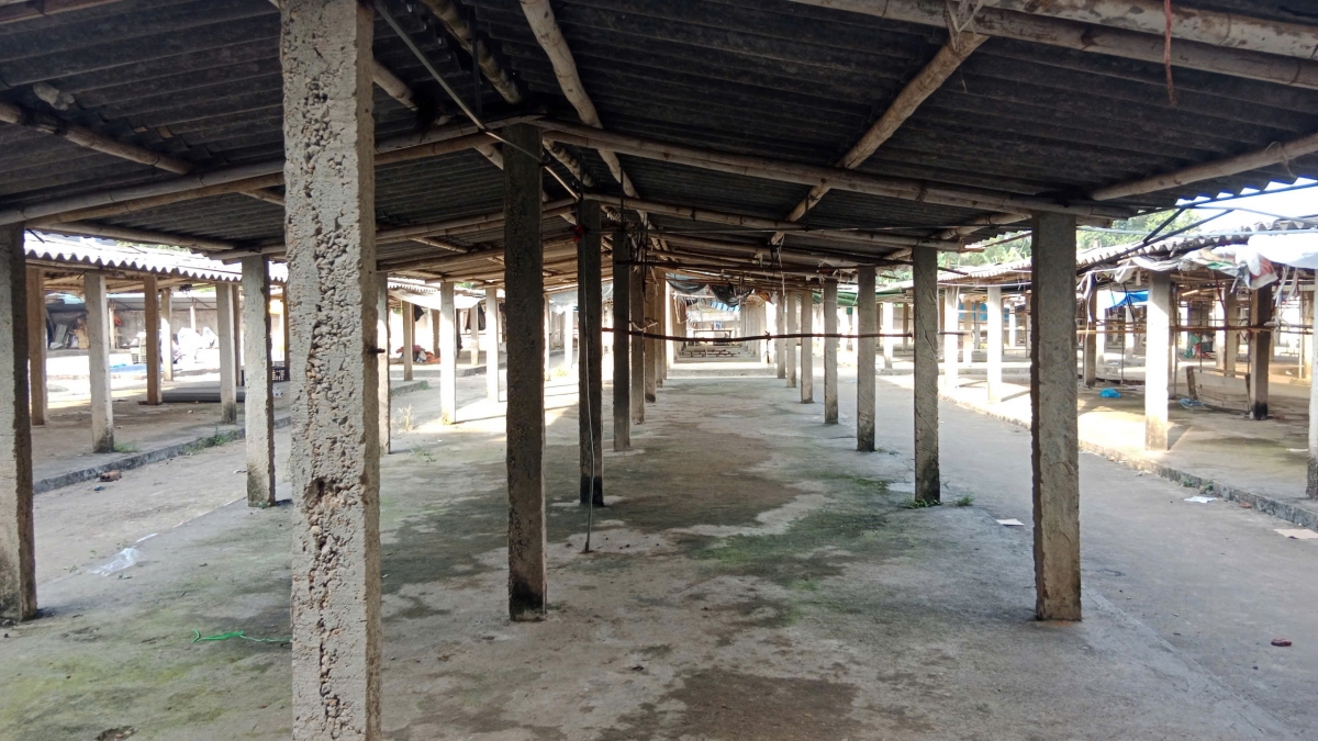 Bao giờ chấm dứt tình trạng họp chợ lấn chiếm hành lang giao thông?