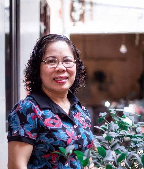 Bà Phạm Thị Hải, Phó Chủ nhiệm CLB Thơ Bát Tràng