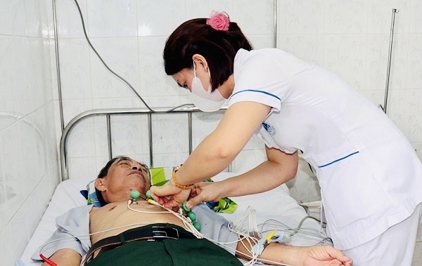 NCT được chăm sóc sức khỏe từ các CLB LTHTGN tại Đồng Nai.