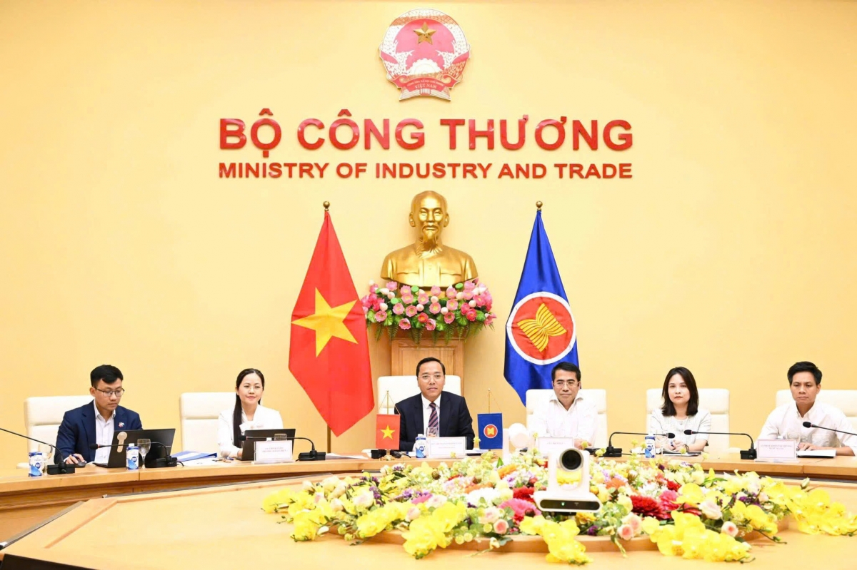 ADB sẵn sàng đầu tư 10 tỷ USD hỗ trợ lưới điện ASEAN và thúc đẩy năng lượng tái tạo