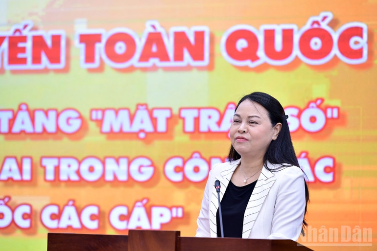 Đồng chí Nguyễn Thị Thu Hà phát biểu tại hội nghị