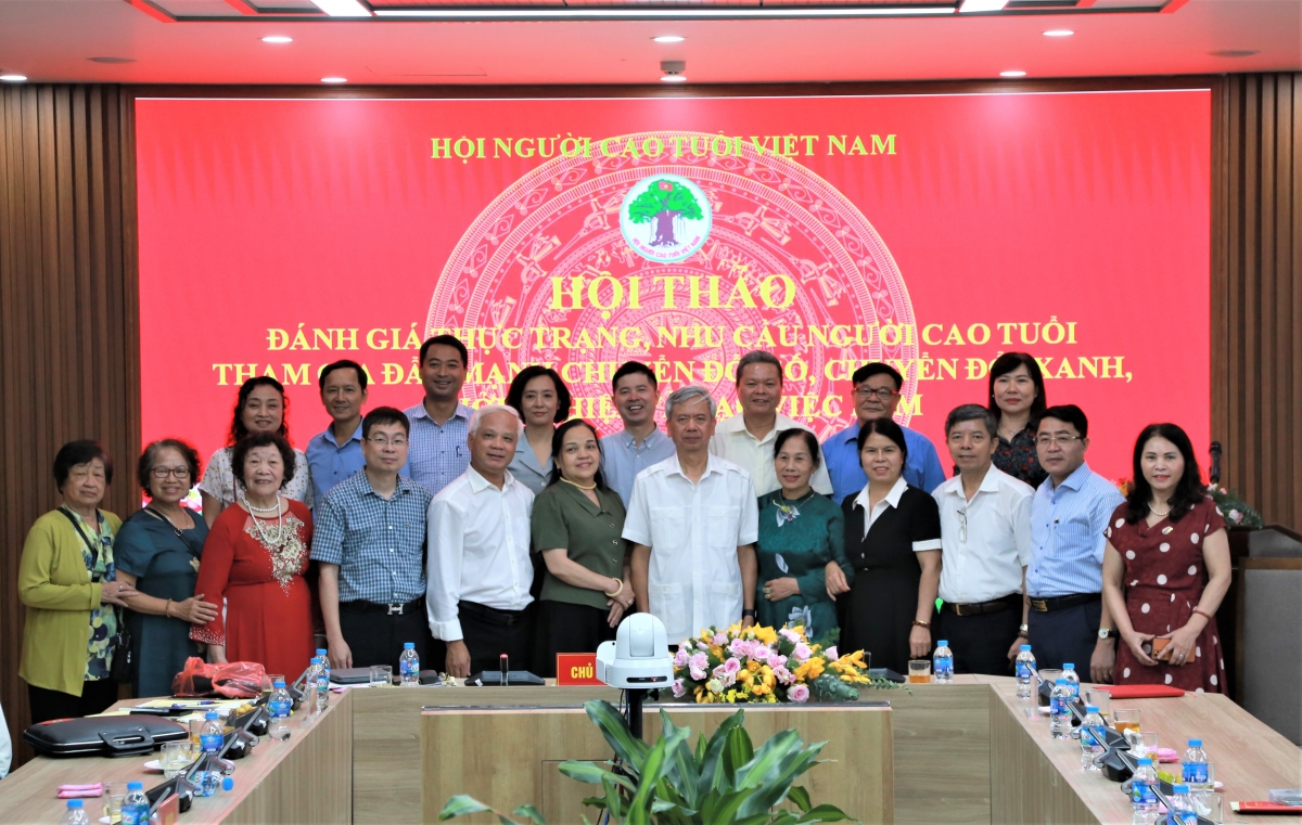 Các đại biểutham dự Hội thảo