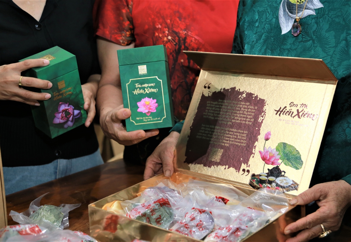 Giữ hồn sen Tây Hồ - câu chuyện từ gia đình nghệ nhân Lưu Thị Hiền