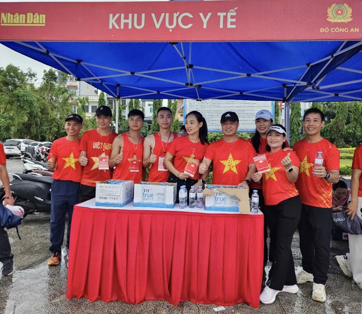 Thanh Hóa tổ chức Chương trình “Cùng Việt Nam tiến bước”