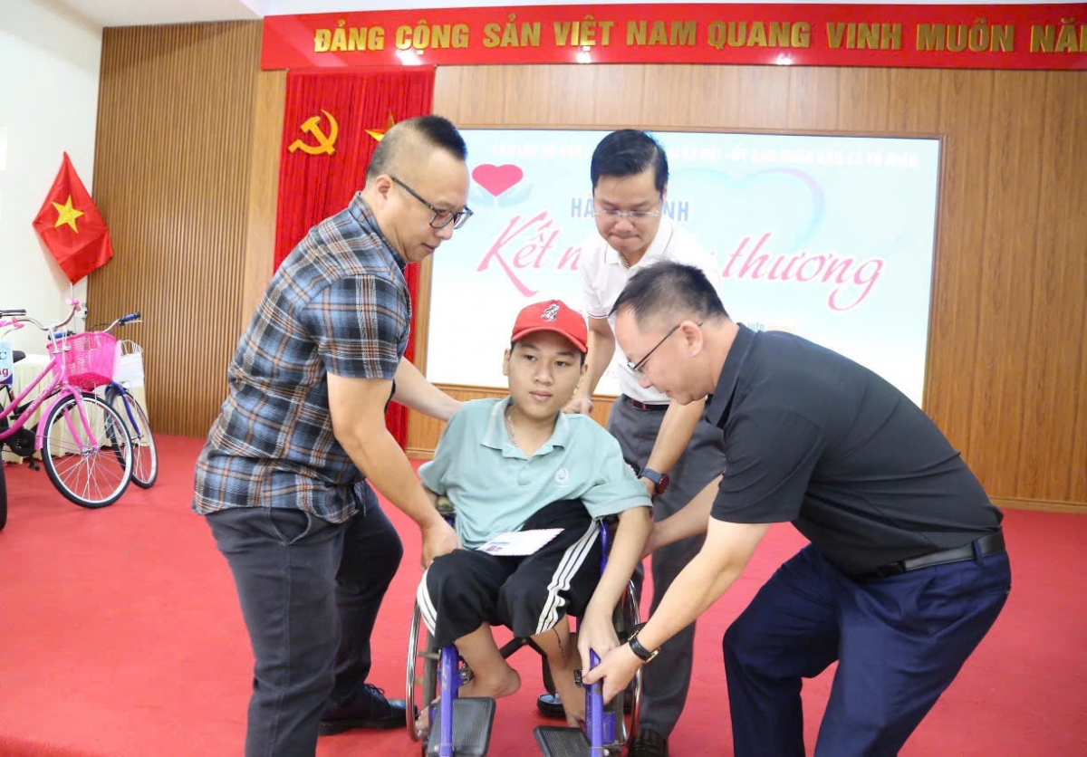 Nghĩa tình hướng về quê hương