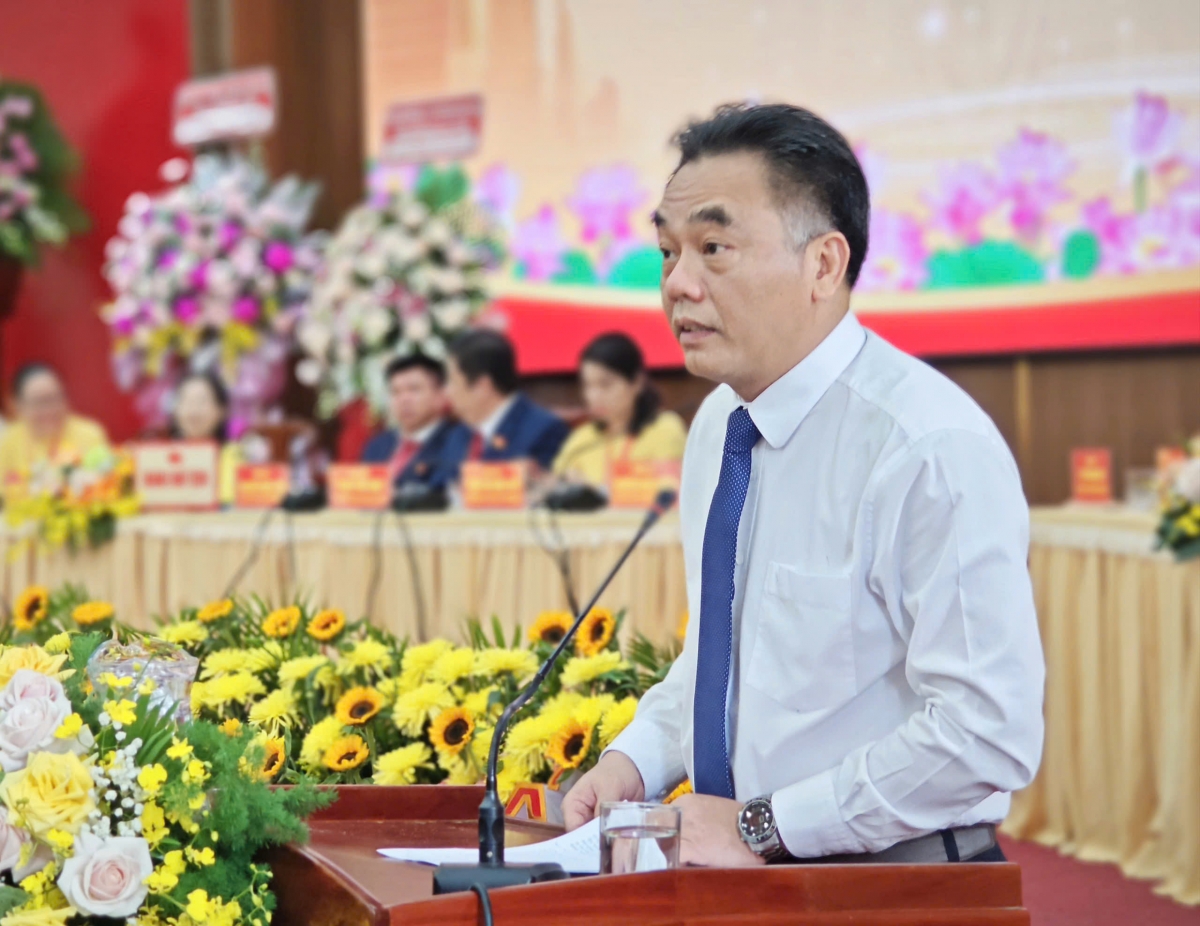 Phó Chủ tịch UBND TP.Hồ Chí Minh Nguyễn Lộc Hà ghi nhận và biểu dương những kết quả mà cán bộ, đảng viên, lực lượng vũ trang và Nhân dân phường Lái Thiêu đã đạt được trong nhiệm kỳ vừa qua.