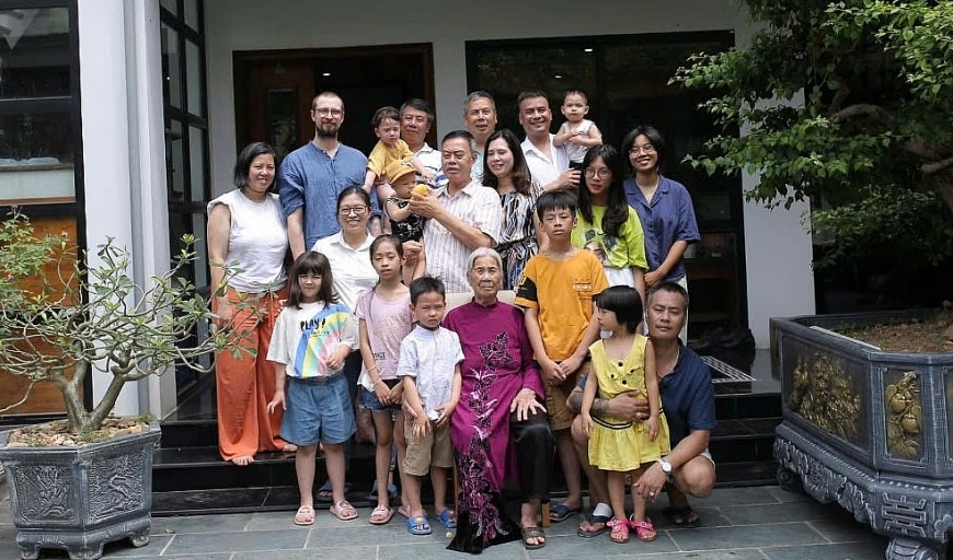 Vai trò của ông bà, cha mẹ trong giáo dục con cháu Vai trò của ông bà, cha mẹ trong giáo dục con cháu