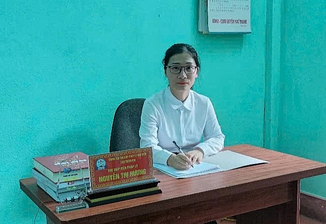 Trợ giúp viên pháp lý Nguyễn Thị Hương.