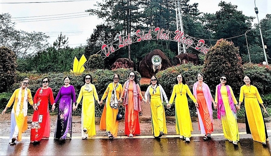 Bình yên giữa đại ngàn,Măng Đen - điểm hẹn níu chân NCT n Hải Linh - Thu Thủy