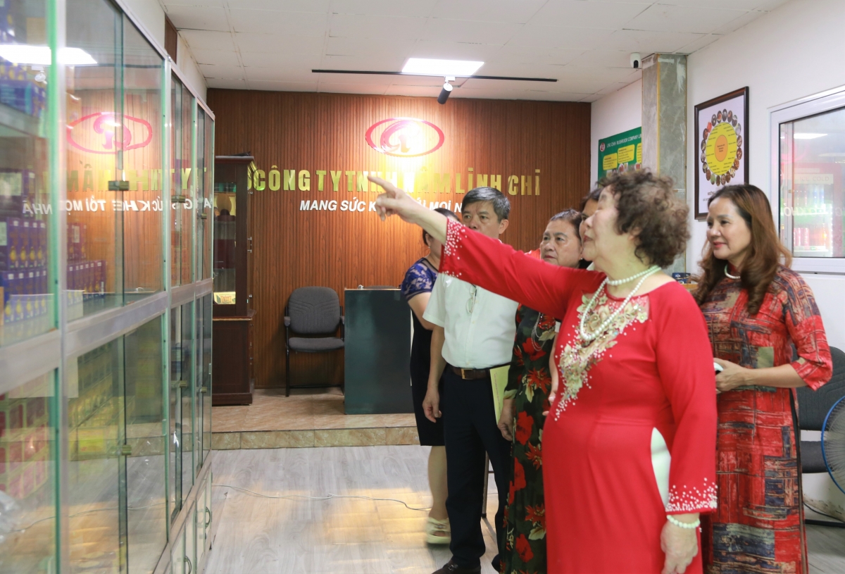 “Người đàn bà của nấm” và khát vọng cống hiến vì sức khỏe cộng đồng