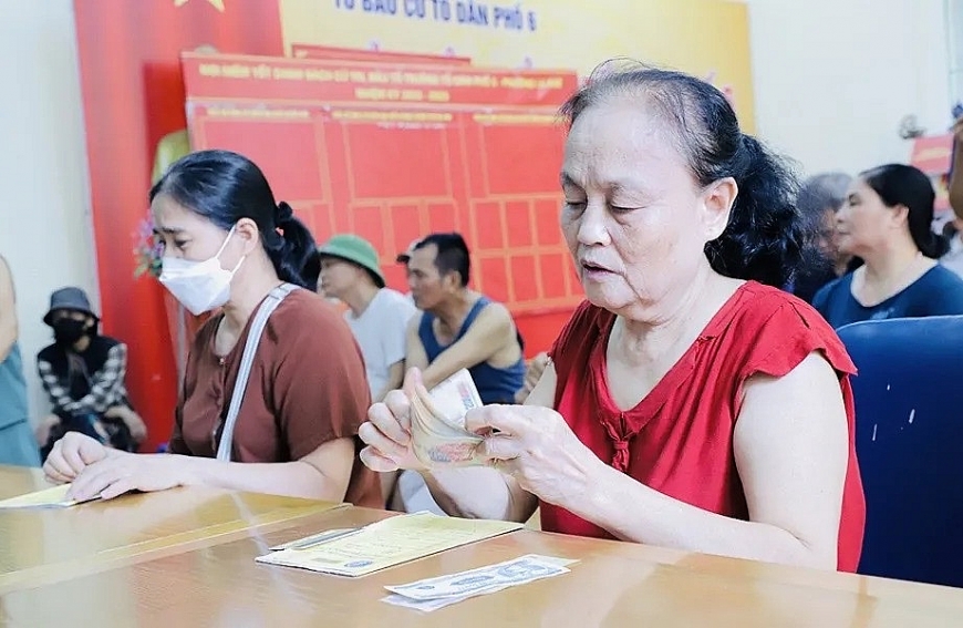 Chi tiêu cho con cái: Không nên vượt quá 20% thu nhập của NCT