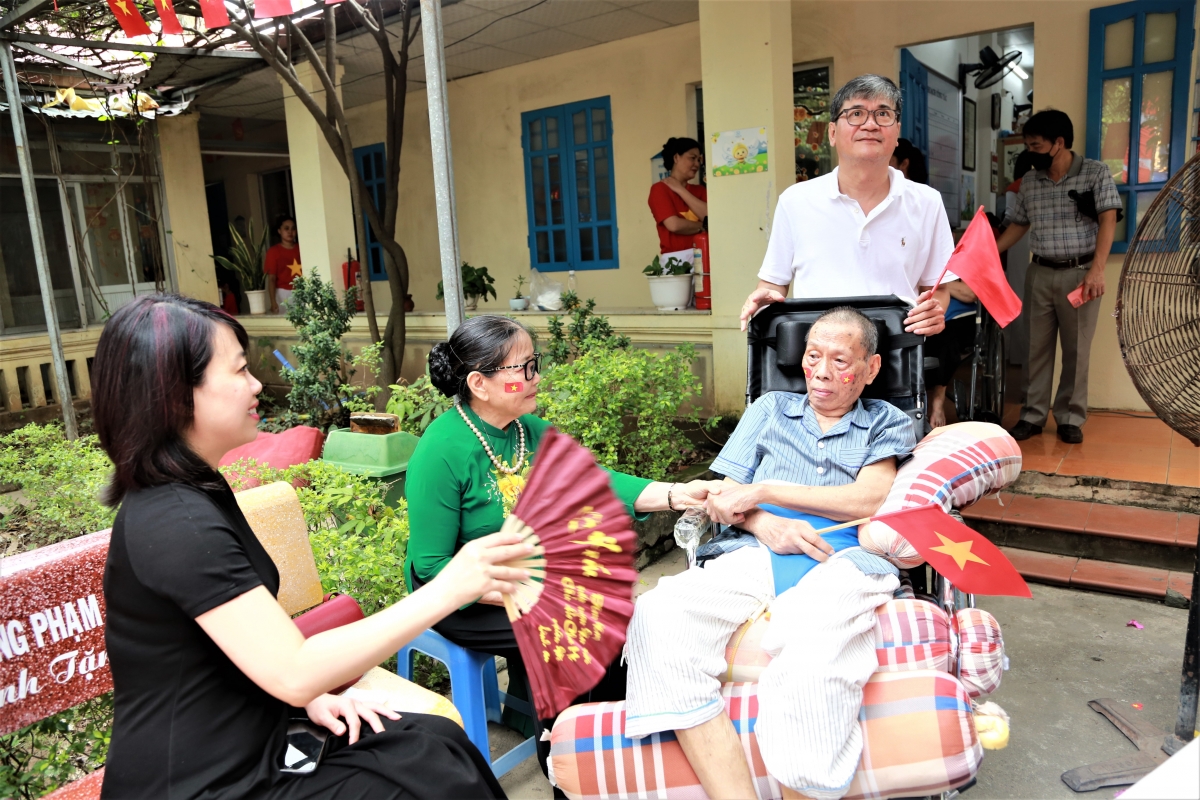 Sự kiện là dịp để con cháu đến thăm ông bà, cha mẹ tại Trung tâm