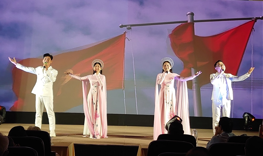 Lời Người như thể nước non: Kể chuyện về Bác Hồ qua âm nhạc