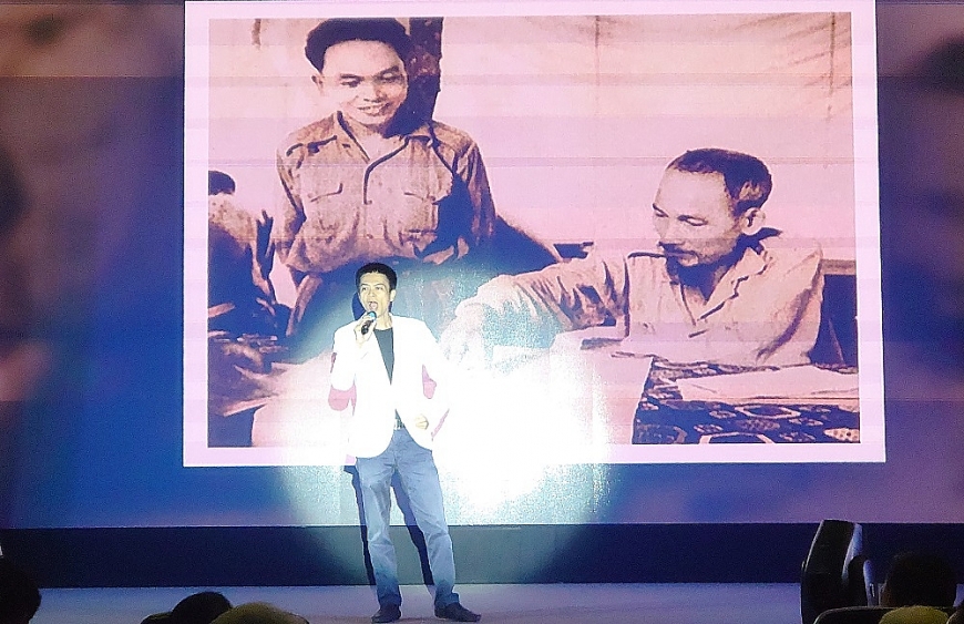 Lời Người như thể nước non: Kể chuyện về Bác Hồ qua âm nhạc