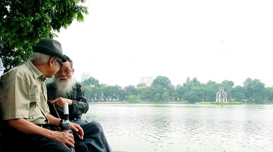 Tuổi già nên buông bỏ bớt Tuổi già nên buông bỏ bớt