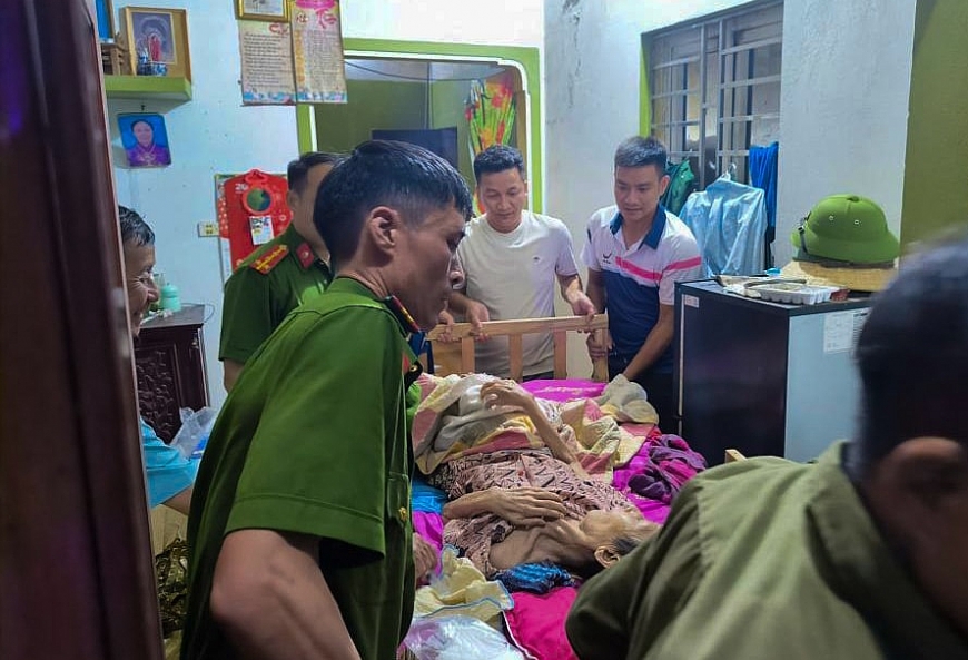 Bão số 5: Khẩn cấp sơ tán người cao tuổi đến vùng an toàn