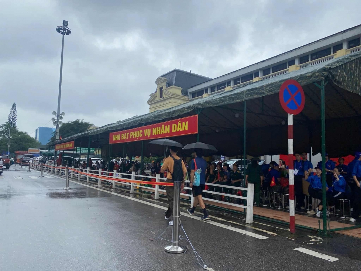 Nhà phục vụ Nhân dân