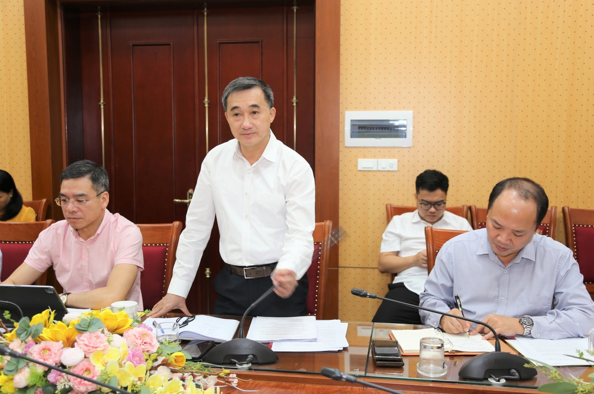 Thứ trưởng Bộ Y tế Trần Văn Thuấn phát biểu