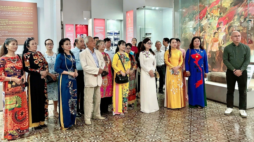 Họp mặt kiều bào nhân Kỷ niệm 80 năm Cách mạng Tháng Tám