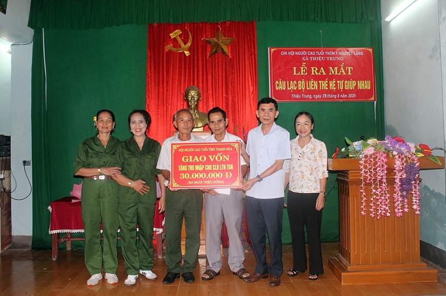 Ra mắt CLB Liên thế hệ tự giúp nhau thôn 1 Nguyệt Lãng