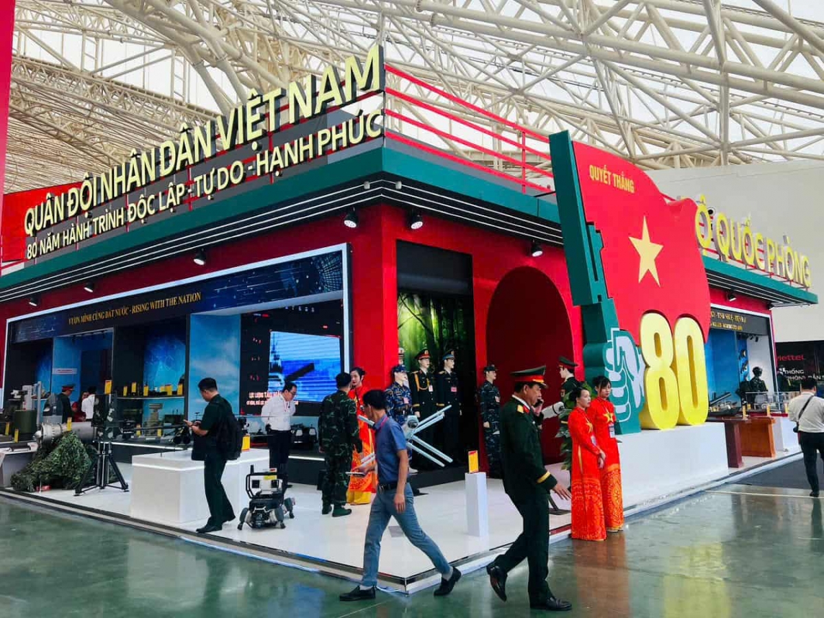 Khu trưng bày của Bộ Quốc phòng tại Triển lãm