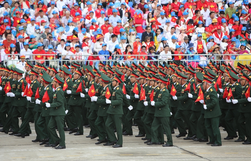 Người cao tuổi từ mọi miền Tổ quốc về Hà Nội xem tổng duyệt diễu binh, diễu hành A80