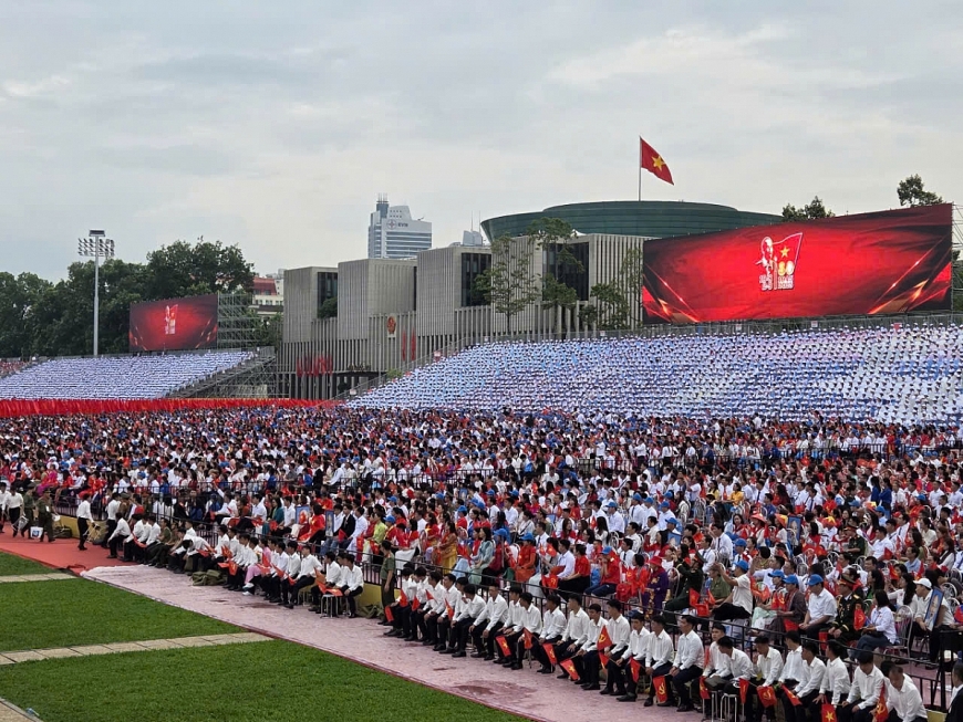 Người cao tuổi từ mọi miền Tổ quốc về Hà Nội xem tổng duyệt diễu binh, diễu hành A80