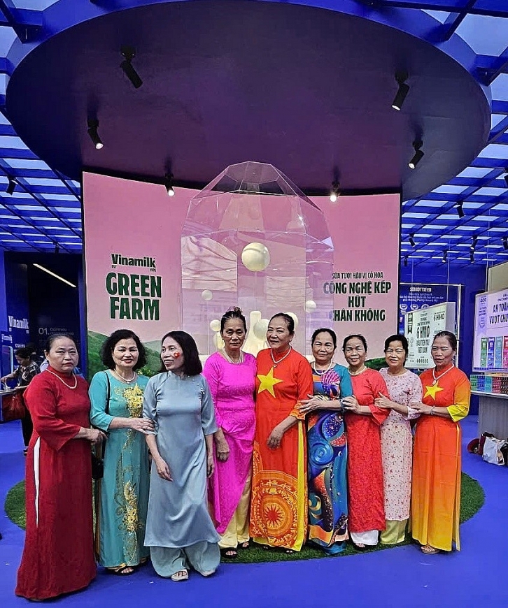 Không gian triển lãm của Vinamilk còn có nhiều góc check – in cho khách tham quan (Ảnh: Vi Nam)