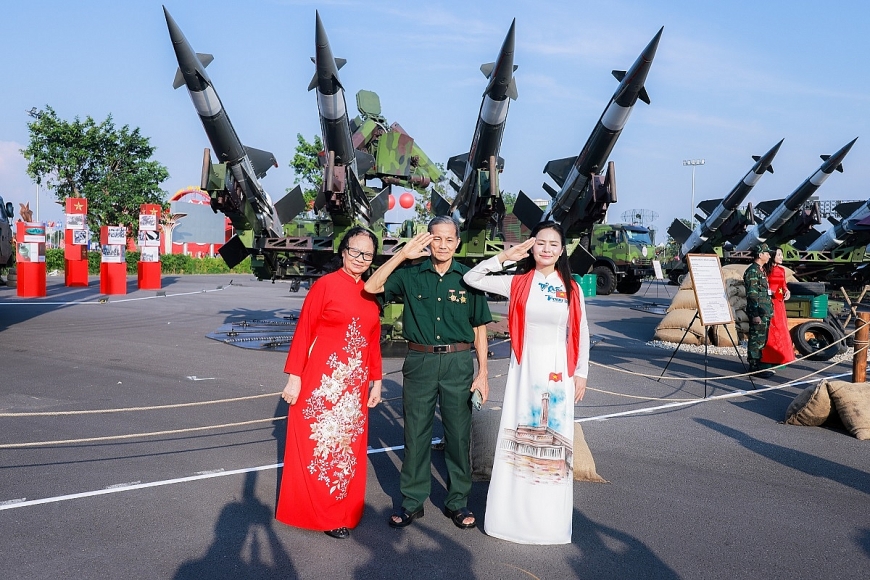Đón gần 1,2 triệu lượt khách sau 3 ngày mở cửa: Trung tâm Triển lãm Việt Nam “gây sốt” với tiêu chuẩn vận hành chuyên nghiệp