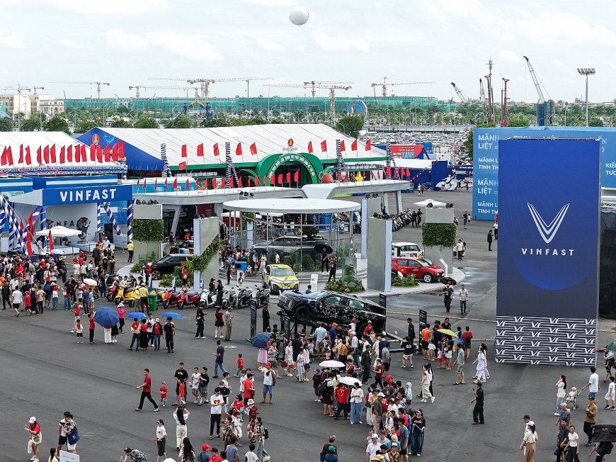 Đón gần 1,2 triệu lượt khách sau 3 ngày mở cửa: Trung tâm Triển lãm Việt Nam “gây sốt” với tiêu chuẩn vận hành chuyên nghiệp