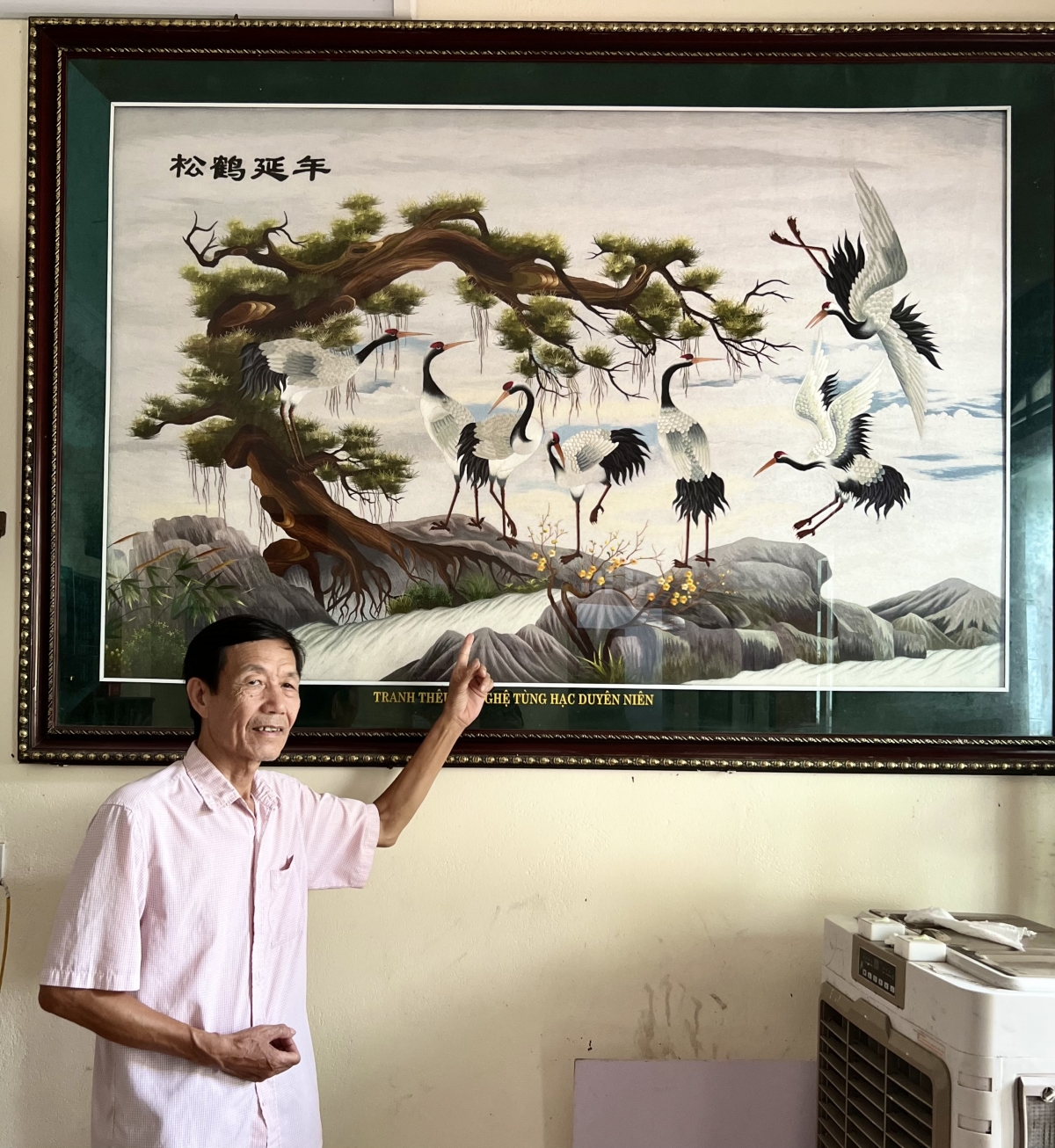 Nghệ nhân cao tuổi “say nghề” khắc họa cuộc sống bằng sợi chỉ thêu