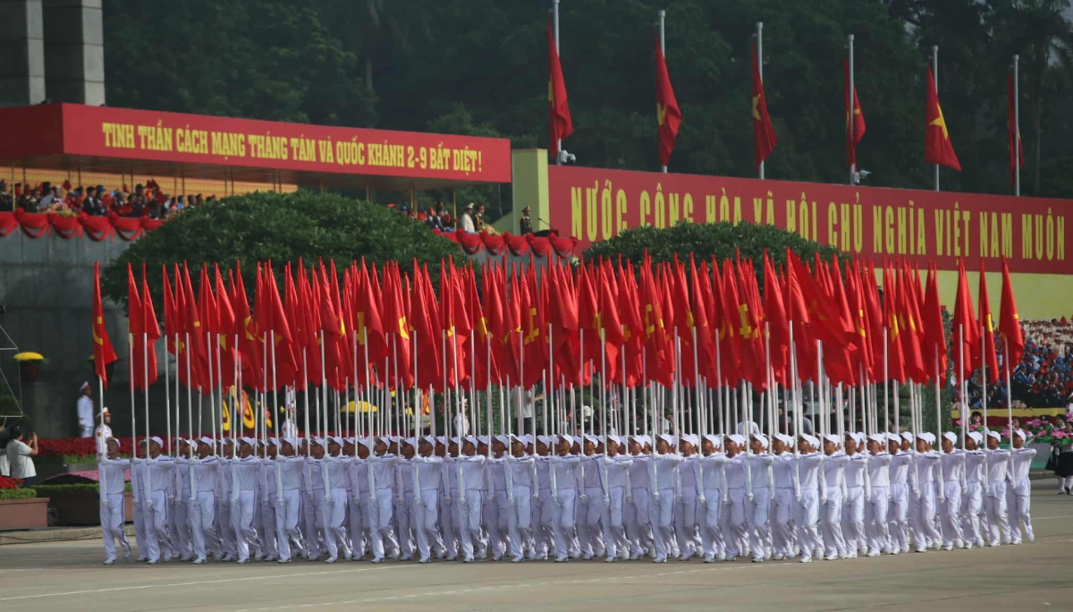 Hình ảnh lá cờ tung bay trên Quảng trường Ba Đình lịch sử là linh hồn dân tộc, biểu tượng thiêng liêng bất khả xâm phạm, thể hiện lý tưởng, niềm tin, bản lĩnh, trí tuệ, khí phách và sức mạnh đại đoàn kết toàn dân tộc.   Đây là cội nguồn sức mạnh để toàn Đảng, toàn dân, toàn quân ta thực hiện thắng lợi sự nghiệp đổi mới, xây dựng và bảo vệ vững chắc Tổ quốc Việt Nam xã hội chủ nghĩa, đưa đất nước phát triển giàu mạnh, phồn vinh, hạnh phúc.