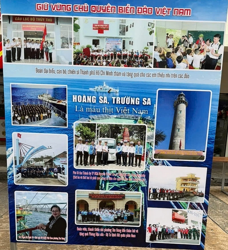 Lễ chào cờ “Tôi yêu Tổ quốc tôi” và đồng diễn tuổi trẻ Tân Hưng