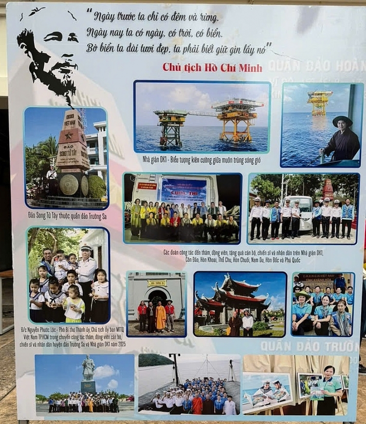 Lễ chào cờ “Tôi yêu Tổ quốc tôi” và đồng diễn tuổi trẻ Tân Hưng