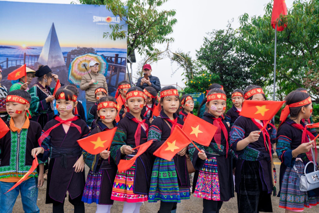 Không khí lễ hội tràn ngập Fansipan dịp 2/9