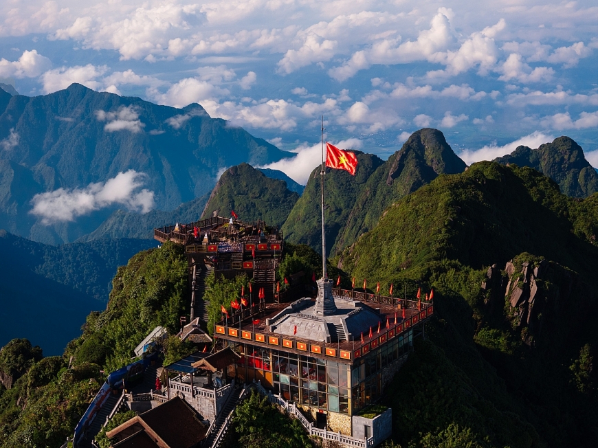 Không khí lễ hội tràn ngập Fansipan dịp 2/9