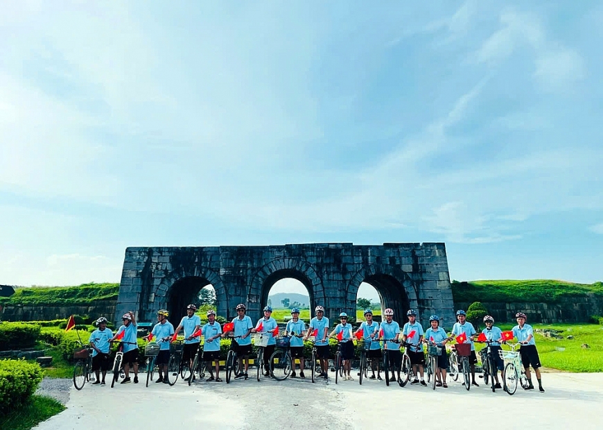 Di sản Thành nhà Hồ hút du khách trong kỳ nghỉ lễ