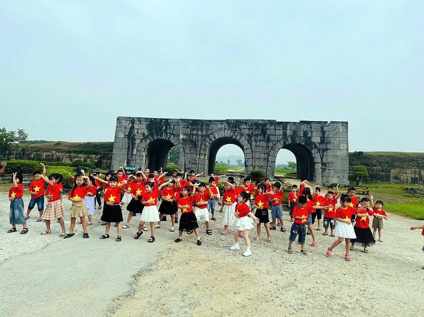 Di sản Thành nhà Hồ hút du khách trong kỳ nghỉ lễ